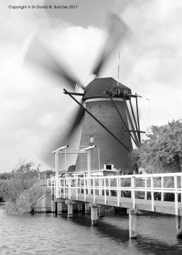 Kinderdijk Windmill in Action, Rotterdam, Netherlands