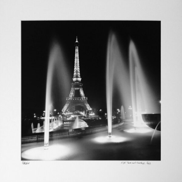 Paris Eiffel Tower fountains at night from Trocadero