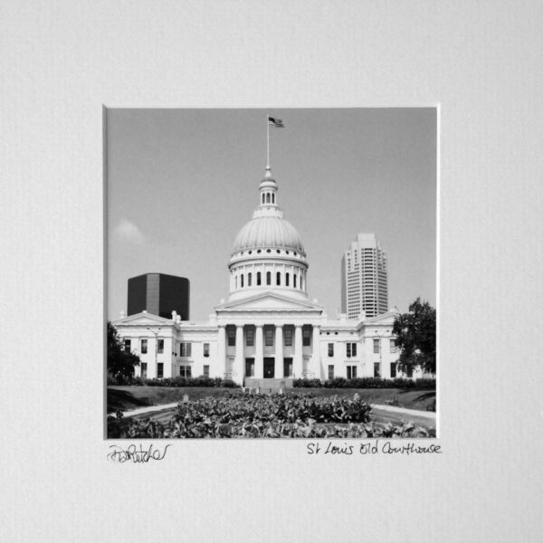 St Louis Old Court House near Gateway Arch, Missouri USA