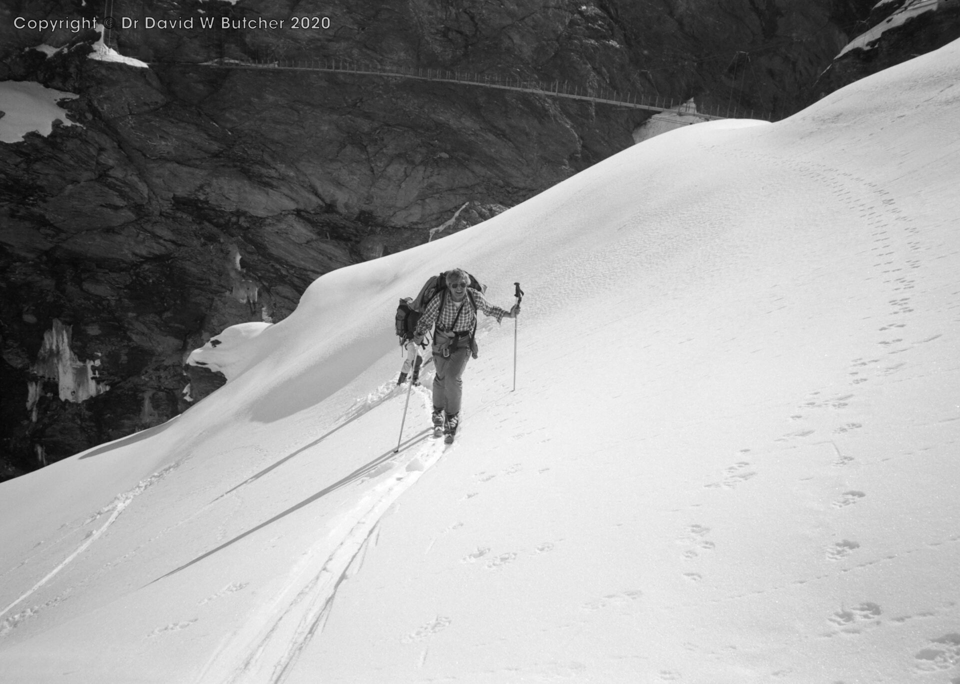 Ascent of the Pas du Chat above south end Lac des Dix, ski Haute Route day 4