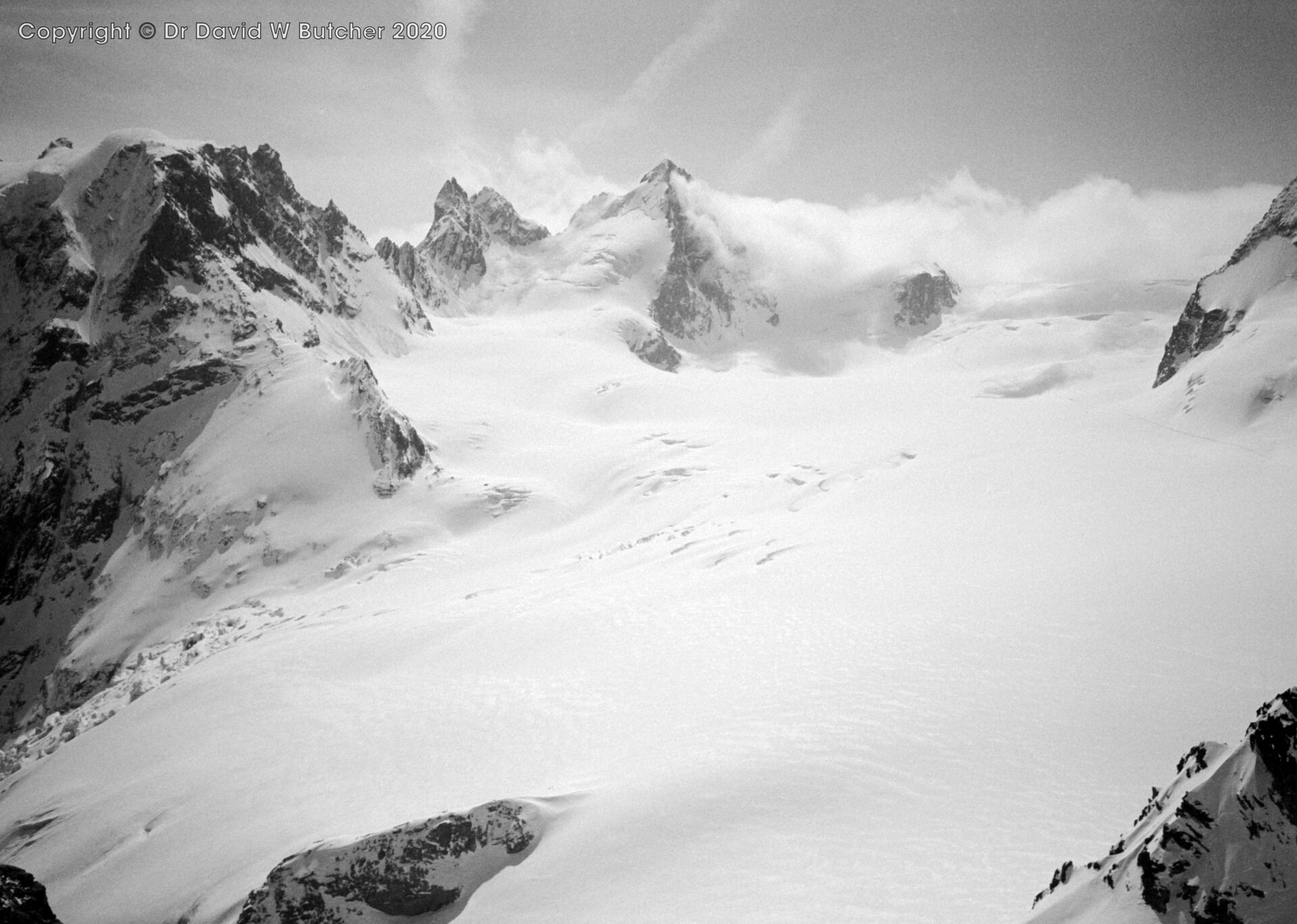Cabane des Vignettes view south to Mont Collon (left) and l'Eveque (centre), ski Haute Route day 5