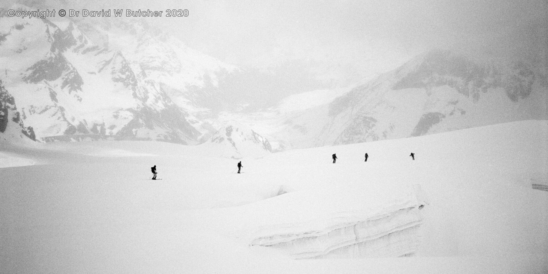 Col du Mont Brule group lunch break, ski Haute Route day 6