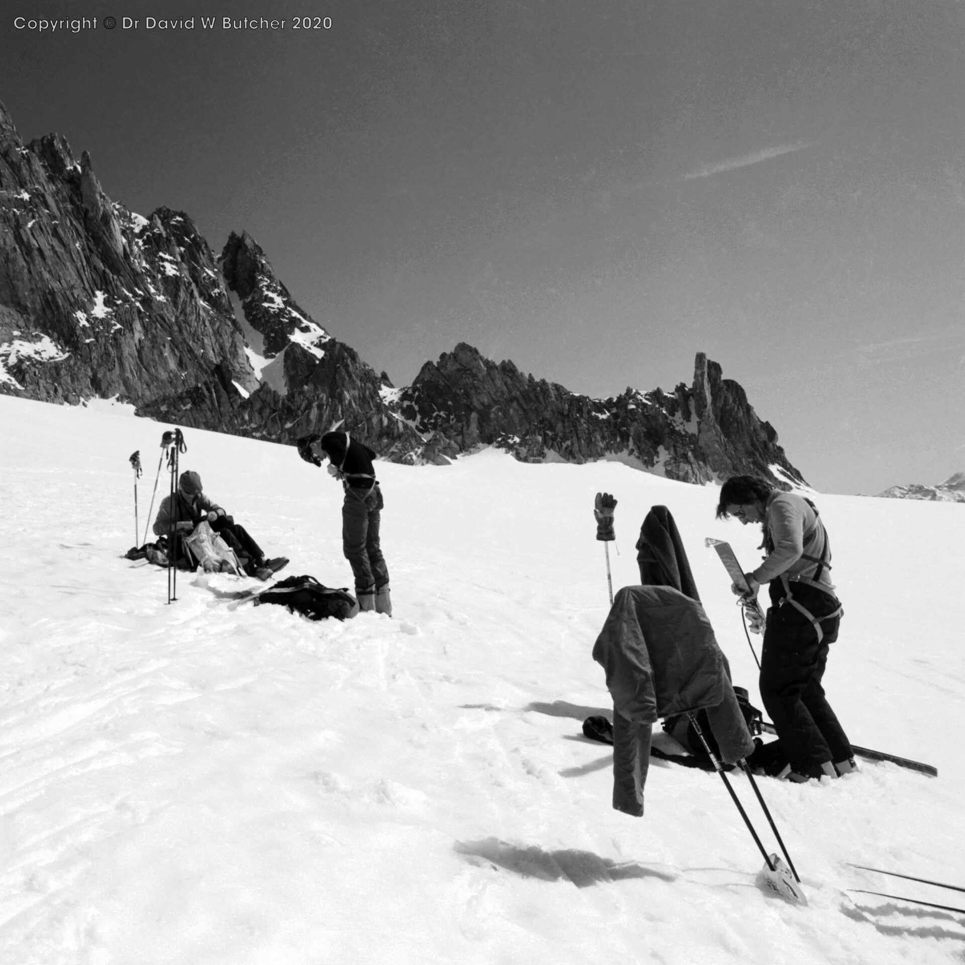 Short Break Below Fenetre de Saleina, ski haute route day 1