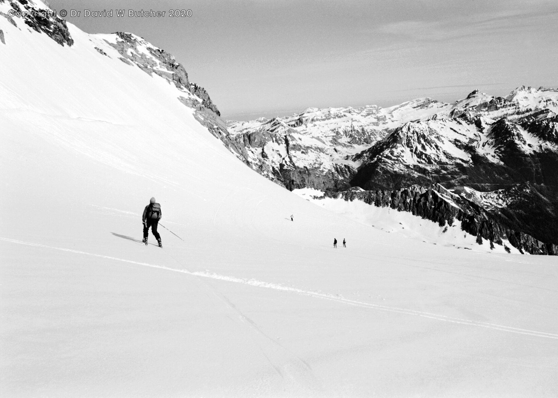 Glacier des Grands Descent from Col du Pissoir